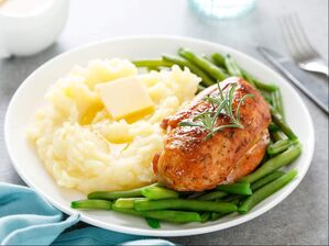 Pan Roasted Chicken with Meyer Lemon Jus, Mashed Potatoes and Green Beans 